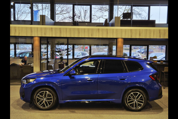 BMW X1 xDrive25e High Executive M-Sport | Panorama | HUD | 360 Camera | Stoelverwarming | Carplay/Android