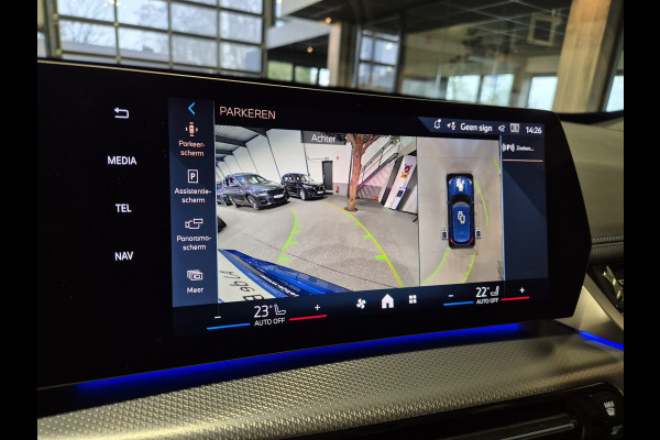 BMW X1 xDrive25e High Executive M-Sport | Panorama | HUD | 360 Camera | Stoelverwarming | Carplay/Android
