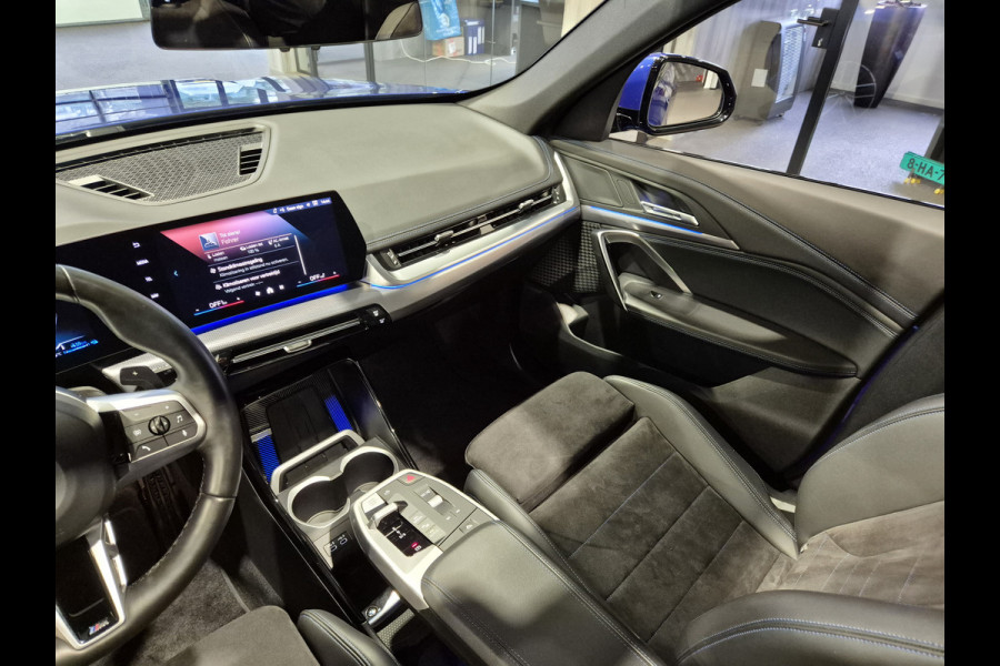 BMW X1 xDrive25e High Executive M-Sport | Panorama | HUD | 360 Camera | Stoelverwarming | Carplay/Android