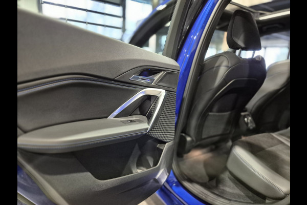 BMW X1 xDrive25e High Executive M-Sport | Panorama | HUD | 360 Camera | Stoelverwarming | Carplay/Android