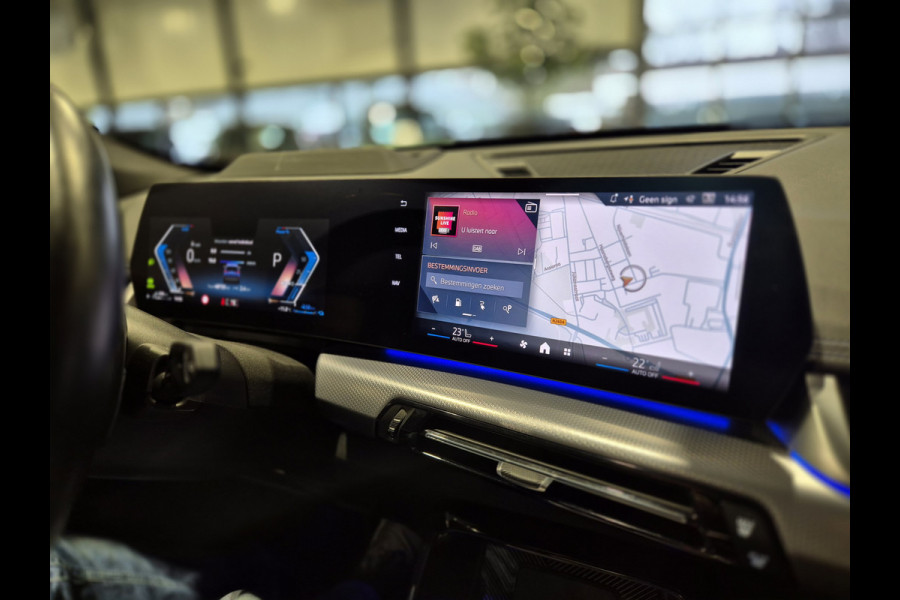 BMW X1 xDrive25e High Executive M-Sport | Panorama | HUD | 360 Camera | Stoelverwarming | Carplay/Android