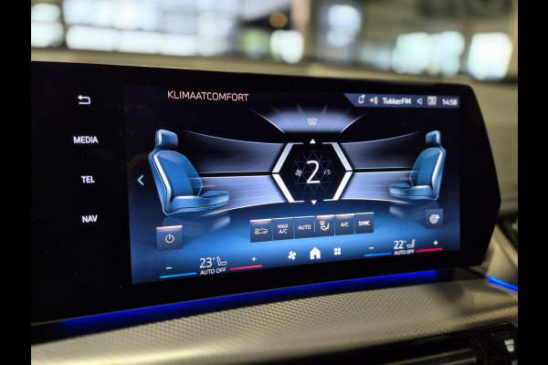 BMW X1 xDrive25e High Executive M-Sport | Panorama | HUD | 360 Camera | Stoelverwarming | Carplay/Android