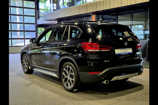 BMW X1 xDrive25e High Executive X-Line | Panorama | Beige leder | Camera | Stoelverw. | Carplay
