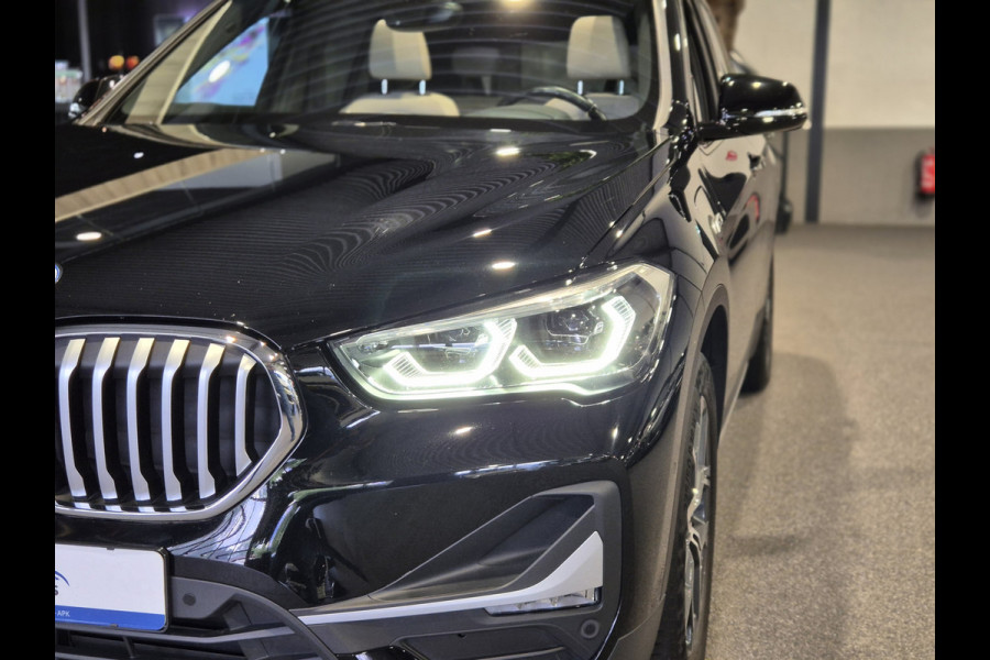 BMW X1 xDrive25e High Executive X-Line | Panorama | Beige leder | Camera | Stoelverw. | Carplay