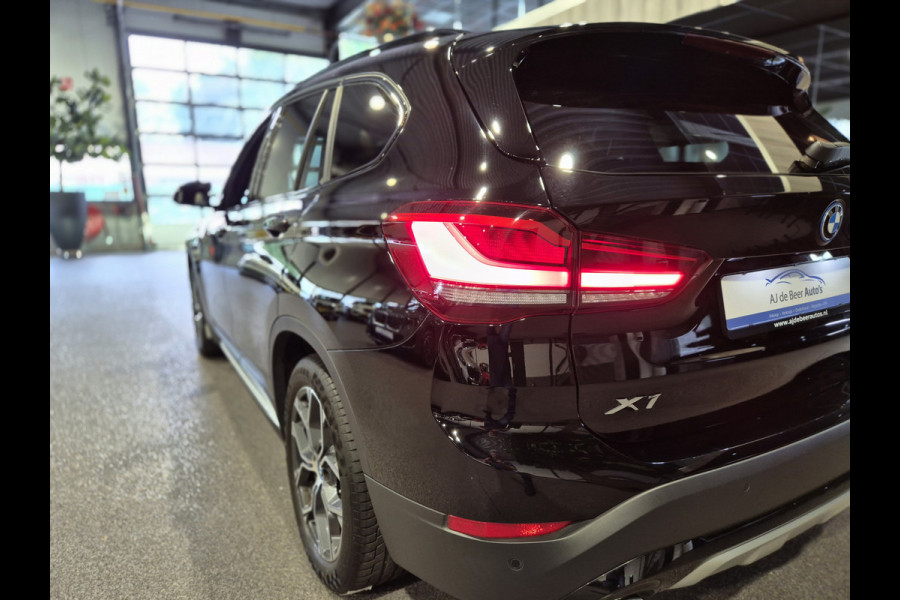 BMW X1 xDrive25e High Executive X-Line | Panorama | Beige leder | Camera | Stoelverw. | Carplay