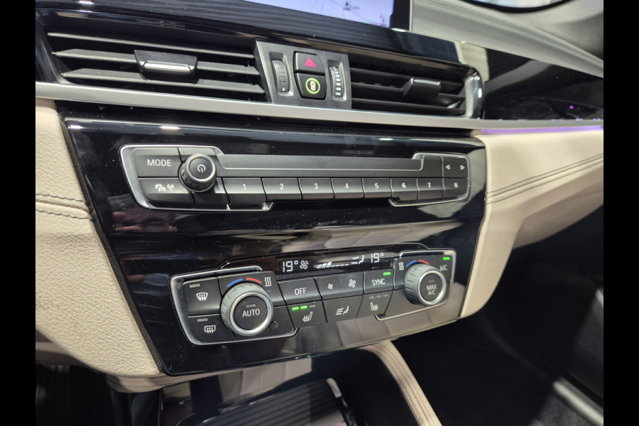 BMW X1 xDrive25e High Executive X-Line | Panorama | Beige leder | Camera | Stoelverw. | Carplay