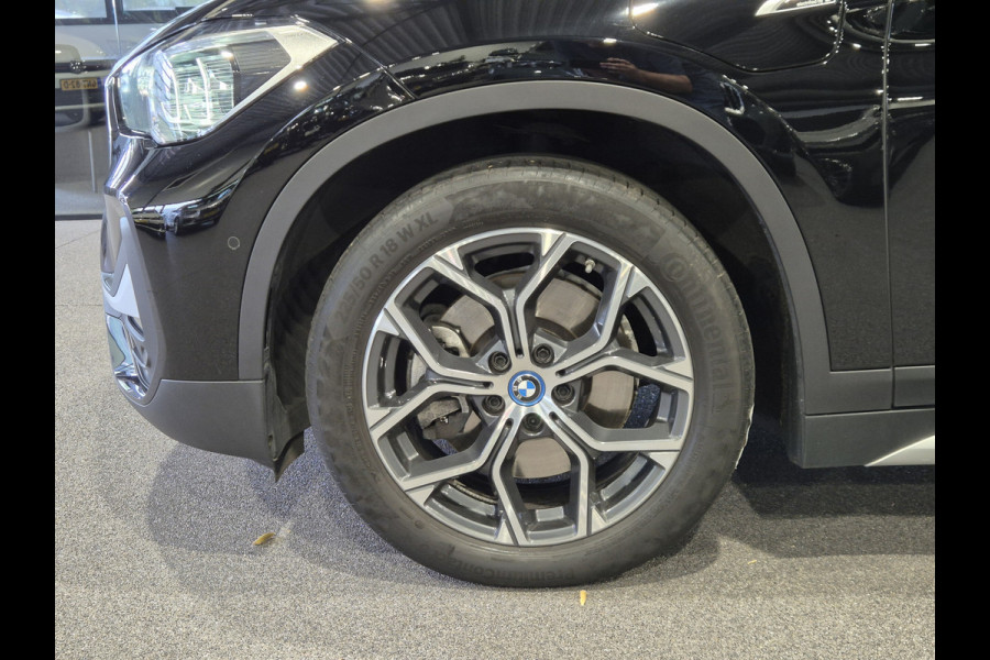 BMW X1 xDrive25e High Executive X-Line | Panorama | Beige leder | Camera | Stoelverw. | Carplay