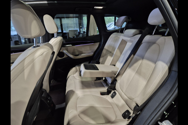 BMW X1 xDrive25e High Executive X-Line | Panorama | Beige leder | Camera | Stoelverw. | Carplay