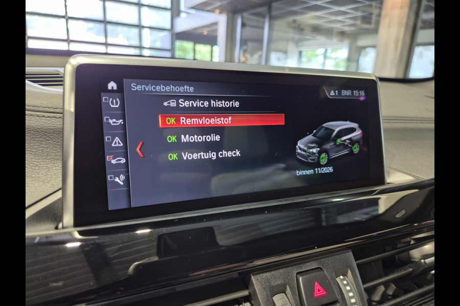 BMW X1 xDrive25e High Executive X-Line | Panorama | Beige leder | Camera | Stoelverw. | Carplay
