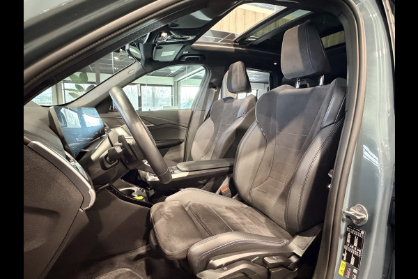 BMW X1 xDrive30e High Executive 326 pk M-Sport | Panorama | HUD | 360 Camera | Carplay/Android