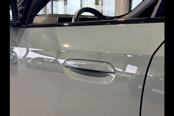 BMW X1 xDrive30e High Executive 326 pk M-Sport | Panorama | HUD | 360 Camera | Carplay/Android