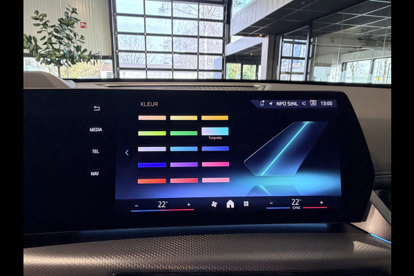 BMW X1 xDrive30e High Executive 326 pk M-Sport | Panorama | HUD | 360 Camera | Carplay/Android