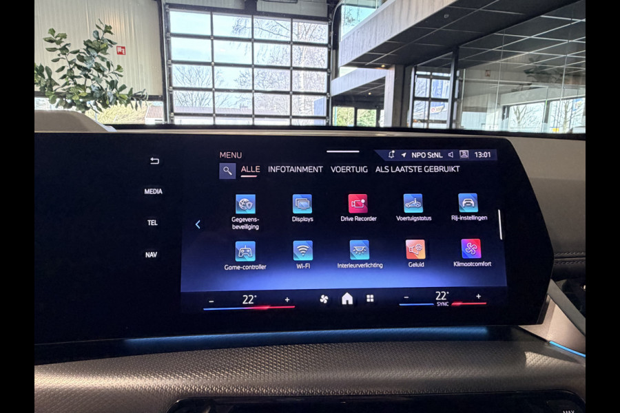 BMW X1 xDrive30e High Executive 326 pk M-Sport | Panorama | HUD | 360 Camera | Carplay/Android