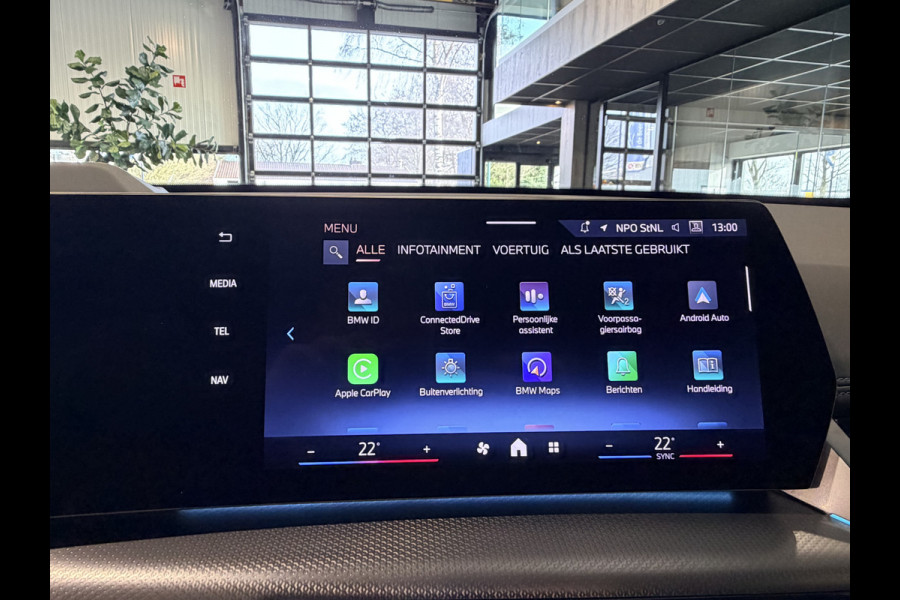 BMW X1 xDrive30e High Executive 326 pk M-Sport | Panorama | HUD | 360 Camera | Carplay/Android