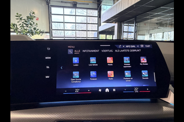 BMW X1 xDrive30e High Executive 326 pk M-Sport | Panorama | HUD | 360 Camera | Carplay/Android