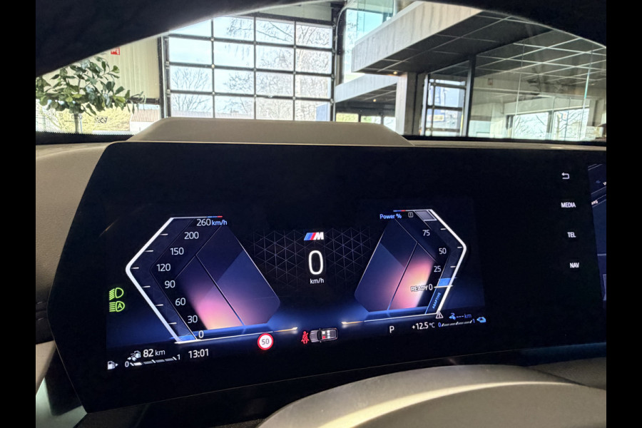 BMW X1 xDrive30e High Executive 326 pk M-Sport | Panorama | HUD | 360 Camera | Carplay/Android