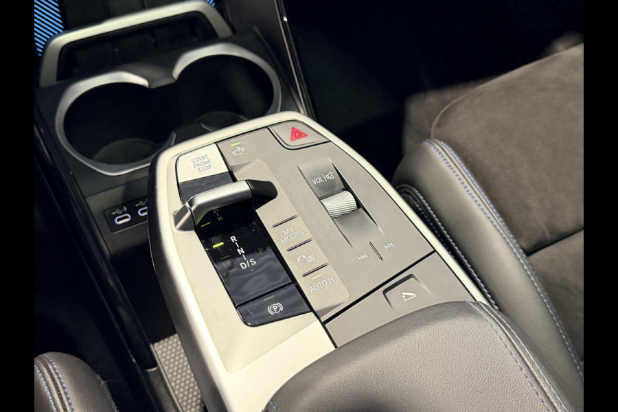 BMW X1 xDrive30e High Executive 326 pk M-Sport | Panorama | HUD | 360 Camera | Carplay/Android