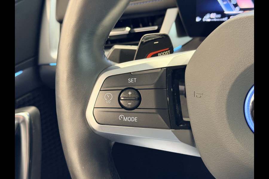 BMW X1 xDrive30e High Executive 326 pk M-Sport | Panorama | HUD | 360 Camera | Carplay/Android