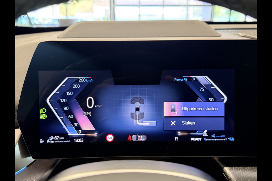 BMW X1 xDrive30e High Executive 326 pk M-Sport | Panorama | HUD | 360 Camera | Carplay/Android