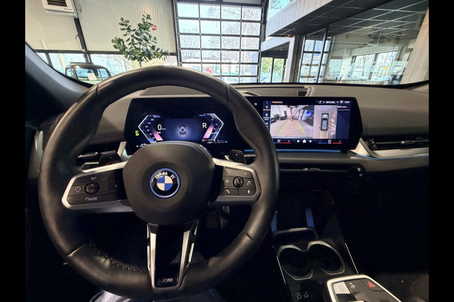 BMW X1 xDrive30e High Executive 326 pk M-Sport | Panorama | HUD | 360 Camera | Carplay/Android