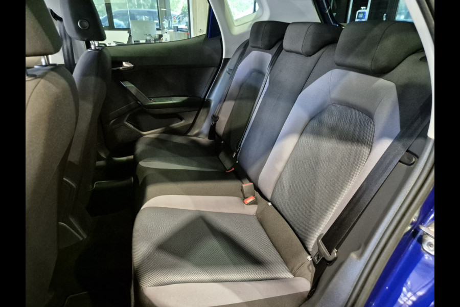 Seat Arona 1.0 TSI Style Business Intense Two-tone | Trekhaak | Navigatie | Digitaal dashboard | Carplay-Android