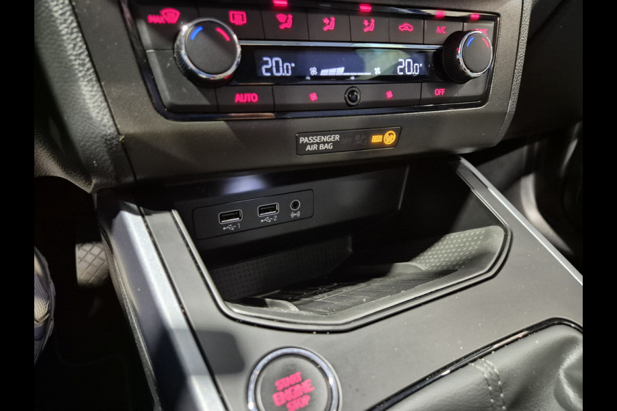 Seat Arona 1.0 TSI Style Business Intense Two-tone | Trekhaak | Navigatie | Digitaal dashboard | Carplay-Android