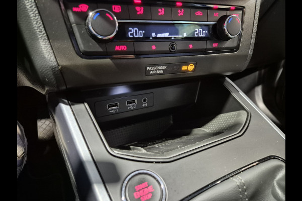 Seat Arona 1.0 TSI Style Business Intense Two-tone | Trekhaak | Navigatie | Digitaal dashboard | Carplay-Android