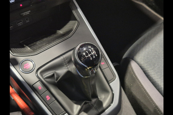 Seat Arona 1.0 TSI Style Business Intense Two-tone | Trekhaak | Navigatie | Digitaal dashboard | Carplay-Android