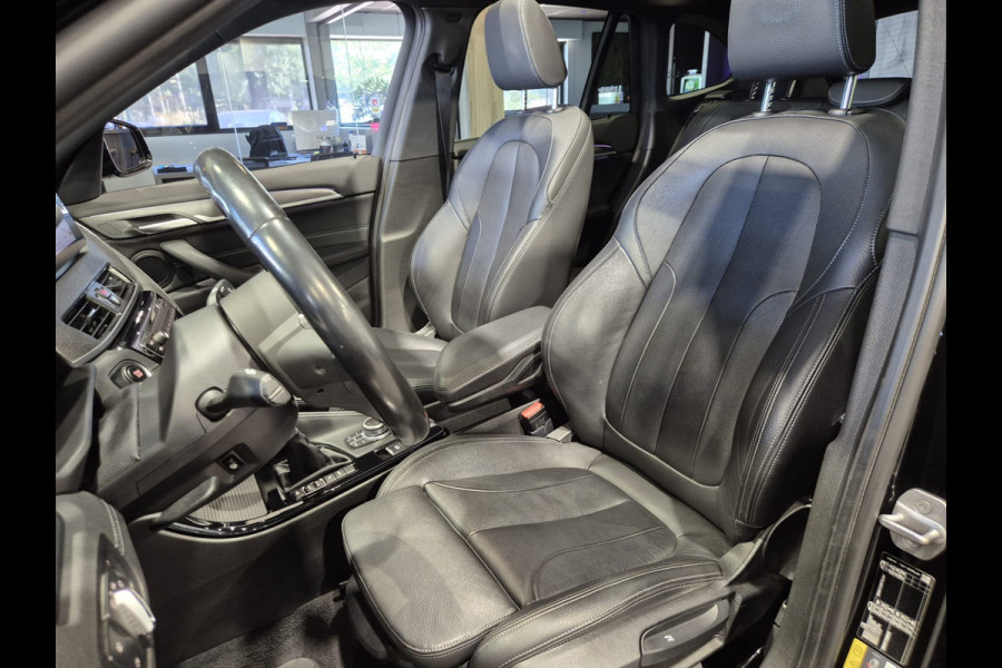 BMW X1 xDrive25e High Executive M-Sport | Panorama | 19” | Leder | HUD | Camera