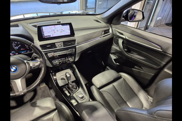 BMW X1 xDrive25e High Executive M-Sport | Panorama | 19” | Leder | HUD | Camera