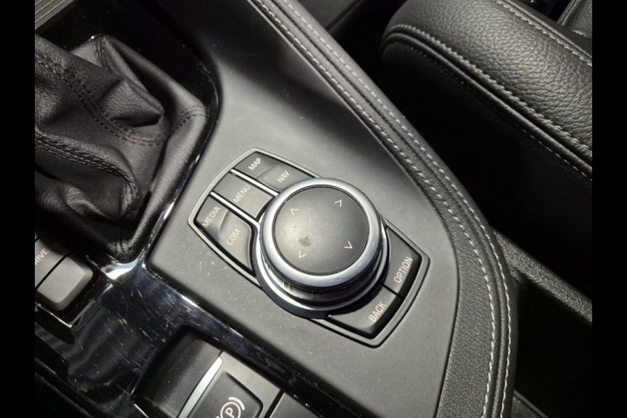 BMW X1 xDrive25e High Executive M-Sport | Panorama | 19” | Leder | HUD | Camera