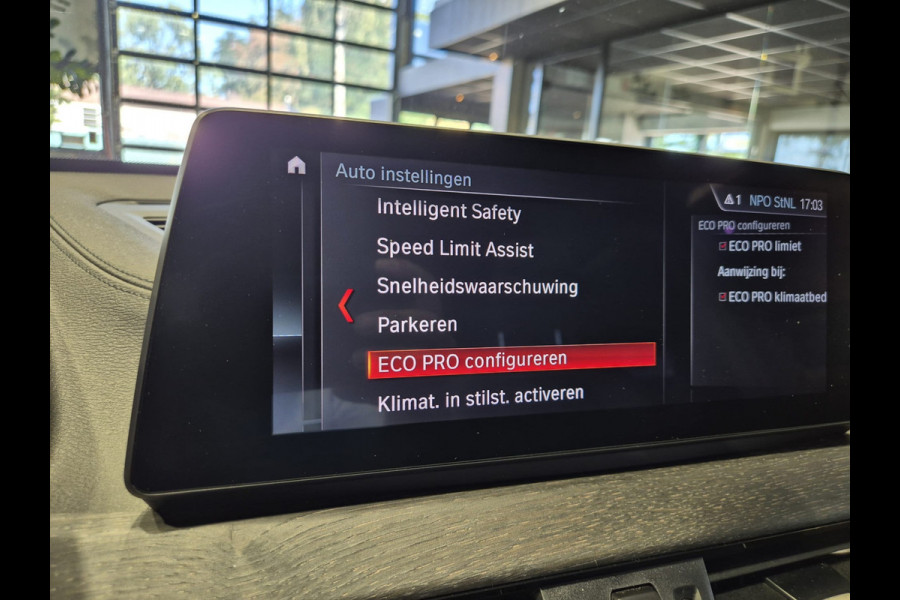 BMW X1 xDrive25e High Executive M-Sport | Panorama | 19” | Leder | HUD | Camera