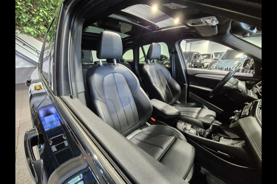 BMW X1 xDrive25e High Executive M-Sport | Panorama | 19” | Leder | HUD | Camera