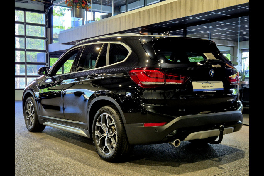 BMW X1 xDrive25e High Executive X-Line | Panorama | Trekhaak | Camera