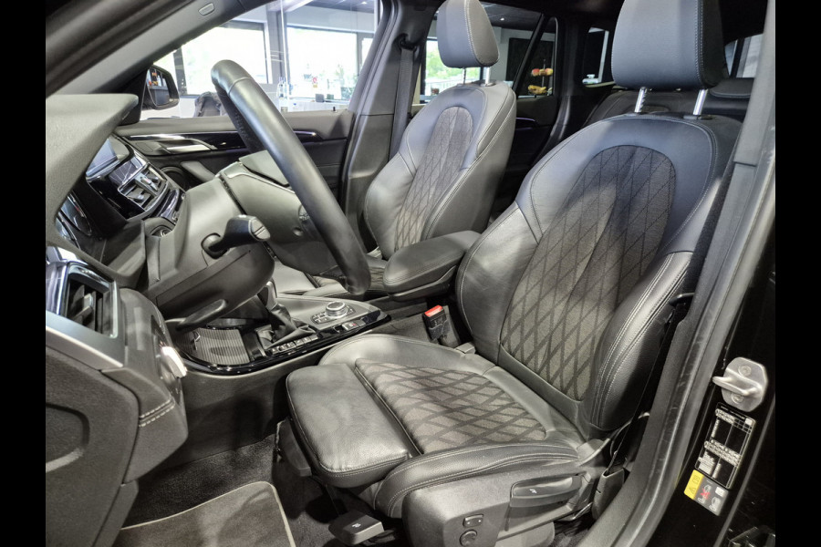 BMW X1 xDrive25e High Executive X-Line | Panorama | Trekhaak | Camera