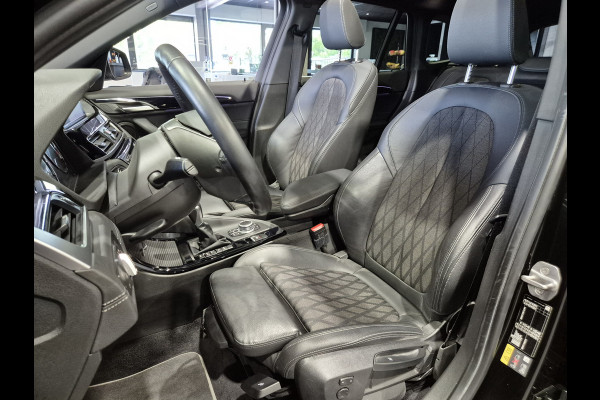 BMW X1 xDrive25e High Executive X-Line | Panorama | Trekhaak | Camera