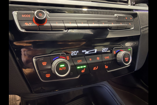 BMW X1 xDrive25e High Executive X-Line | Panorama | Trekhaak | Camera