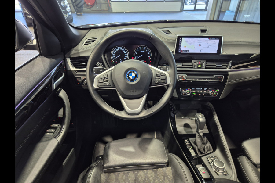 BMW X1 xDrive25e High Executive X-Line | Panorama | Trekhaak | Camera