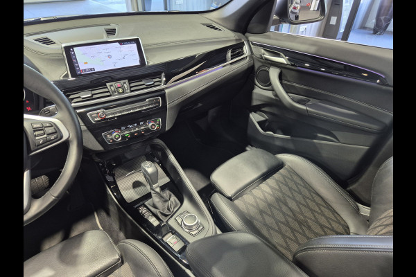 BMW X1 xDrive25e High Executive X-Line | Panorama | Trekhaak | Camera