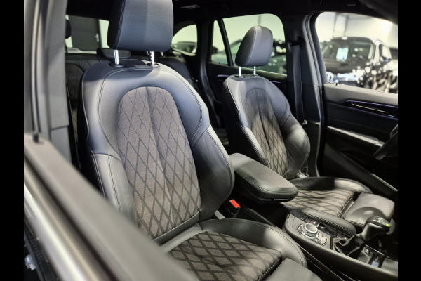 BMW X1 xDrive25e High Executive X-Line | Panorama | Trekhaak | Camera