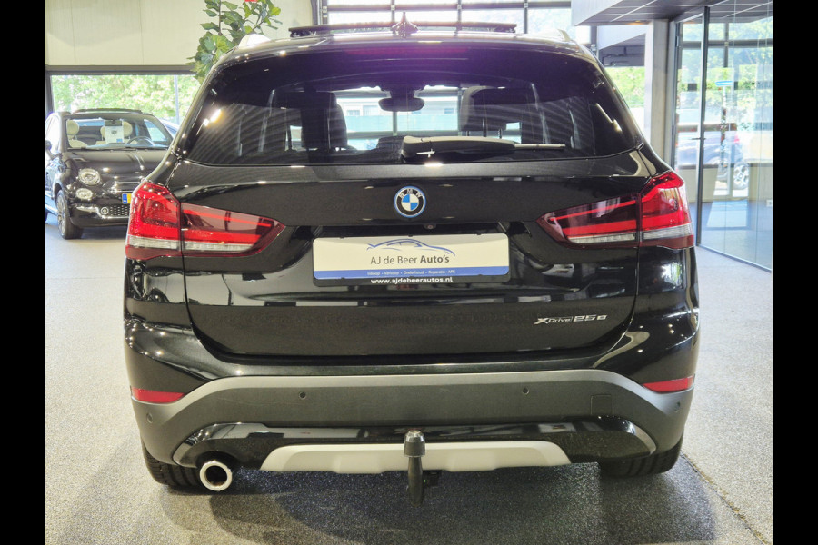 BMW X1 xDrive25e High Executive X-Line | Panorama | Trekhaak | Camera