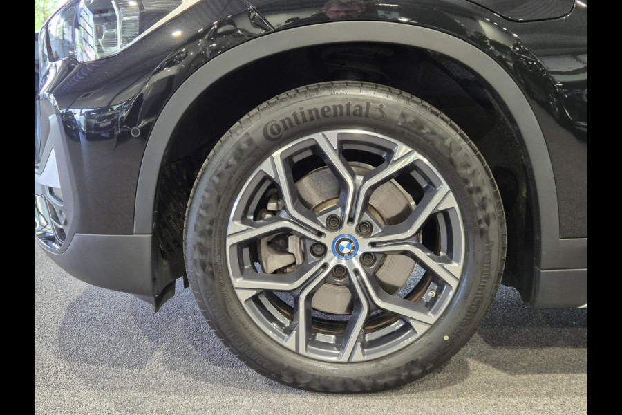 BMW X1 xDrive25e High Executive X-Line | Panorama | Trekhaak | Camera