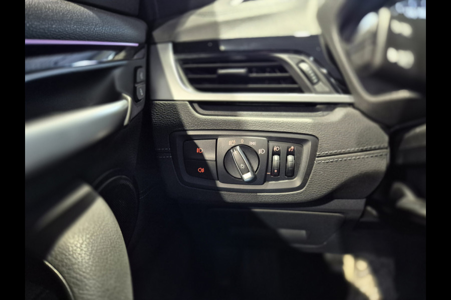 BMW X1 xDrive25e High Executive X-Line | Panorama | Trekhaak | Camera