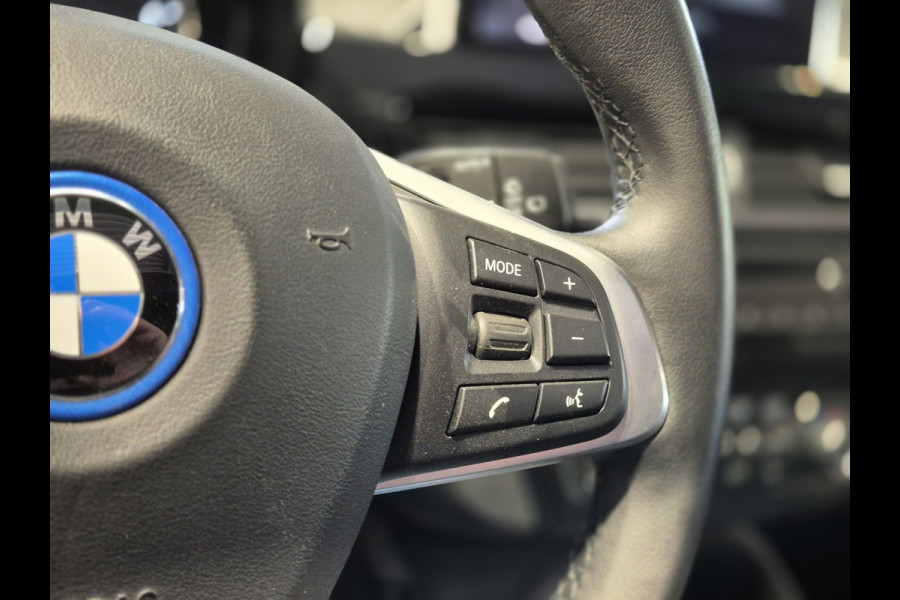 BMW X1 xDrive25e High Executive X-Line | Panorama | Trekhaak | Camera