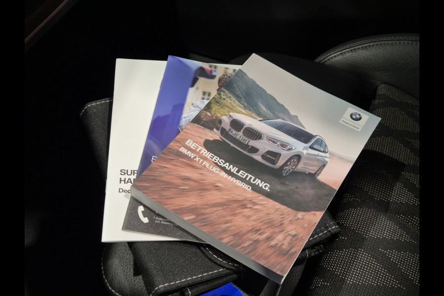 BMW X1 xDrive25e High Executive X-Line | Panorama | Trekhaak | Camera