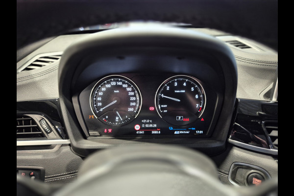 BMW X1 xDrive25e High Executive X-Line | Panorama | Trekhaak | Camera