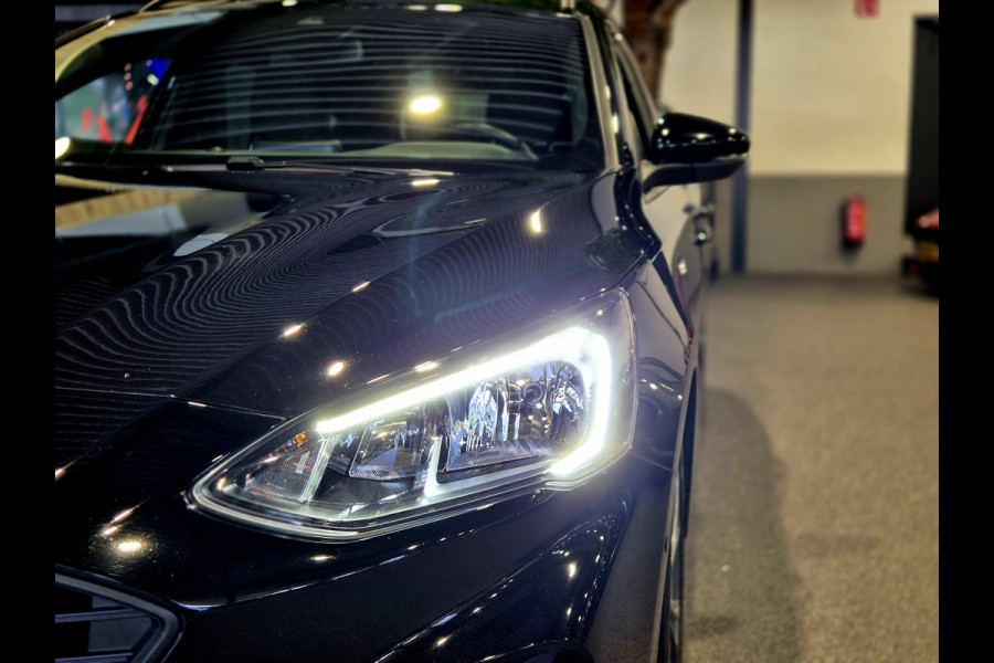 Ford FOCUS Wagon 1.0 EcoBoost Titanium Business Navigatie | LED | Camera | Carplay | Clima