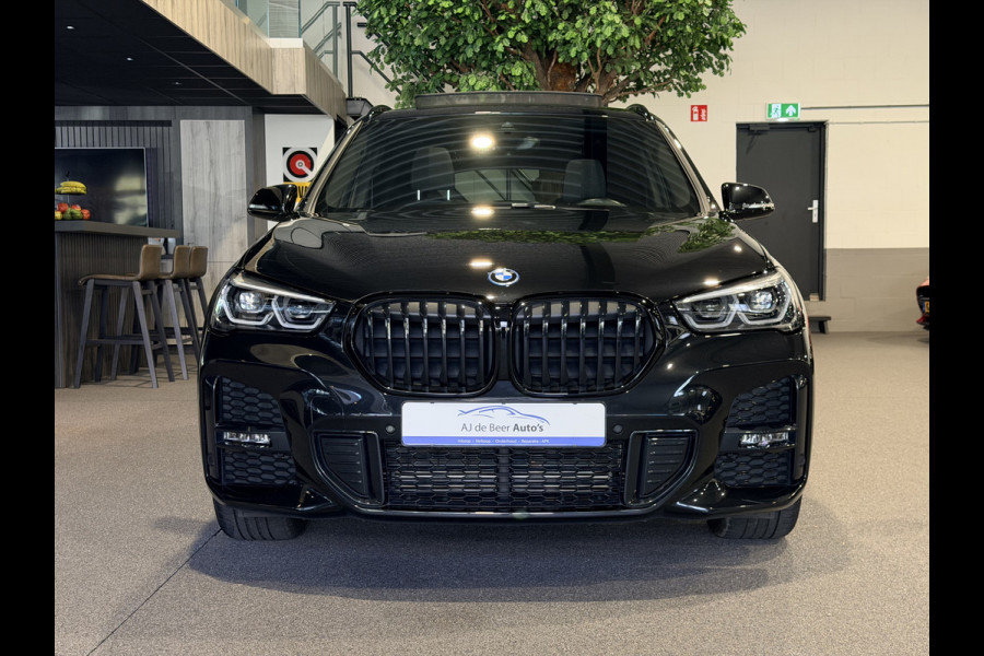 BMW X1 xDrive25e High Executive M-Sport | Panorama | HUD | Camera | Carplay