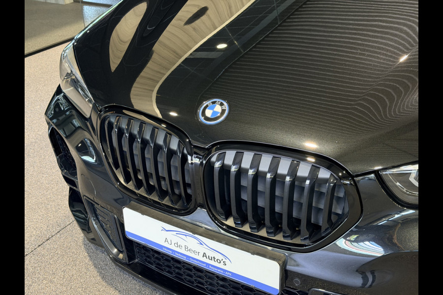 BMW X1 xDrive25e High Executive M-Sport | Panorama | HUD | Camera | Carplay