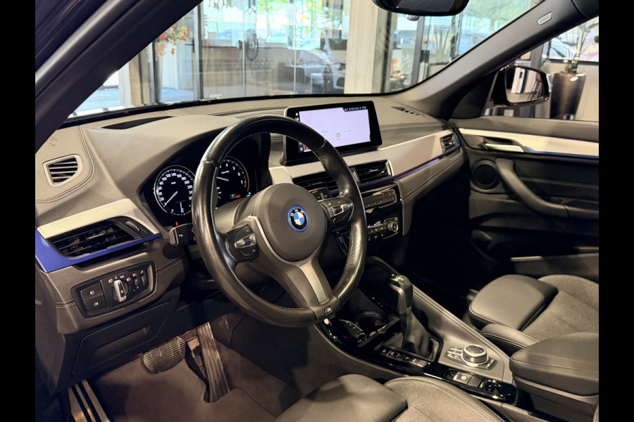 BMW X1 xDrive25e High Executive M-Sport | Panorama | HUD | Camera | Carplay